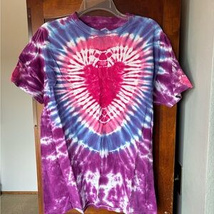 Handmade tie dyed tshirt. Unisex. Size L